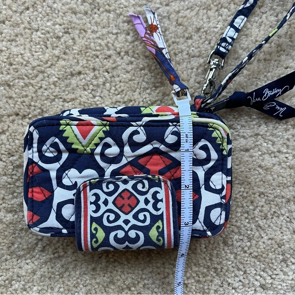 Vera Bradley Sun Valley Credit Card ID Wallet Wristlet w/ Wrist Strap - GUC - Picture 5 of 6